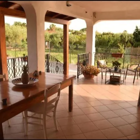 Casa Di Zoe Trappeto (Sicily)